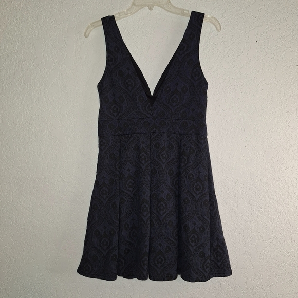 Hazel Black Blue Textured Plunge V-Neck  Fit & Flare Dress Size Small - Picture 2 of 13
